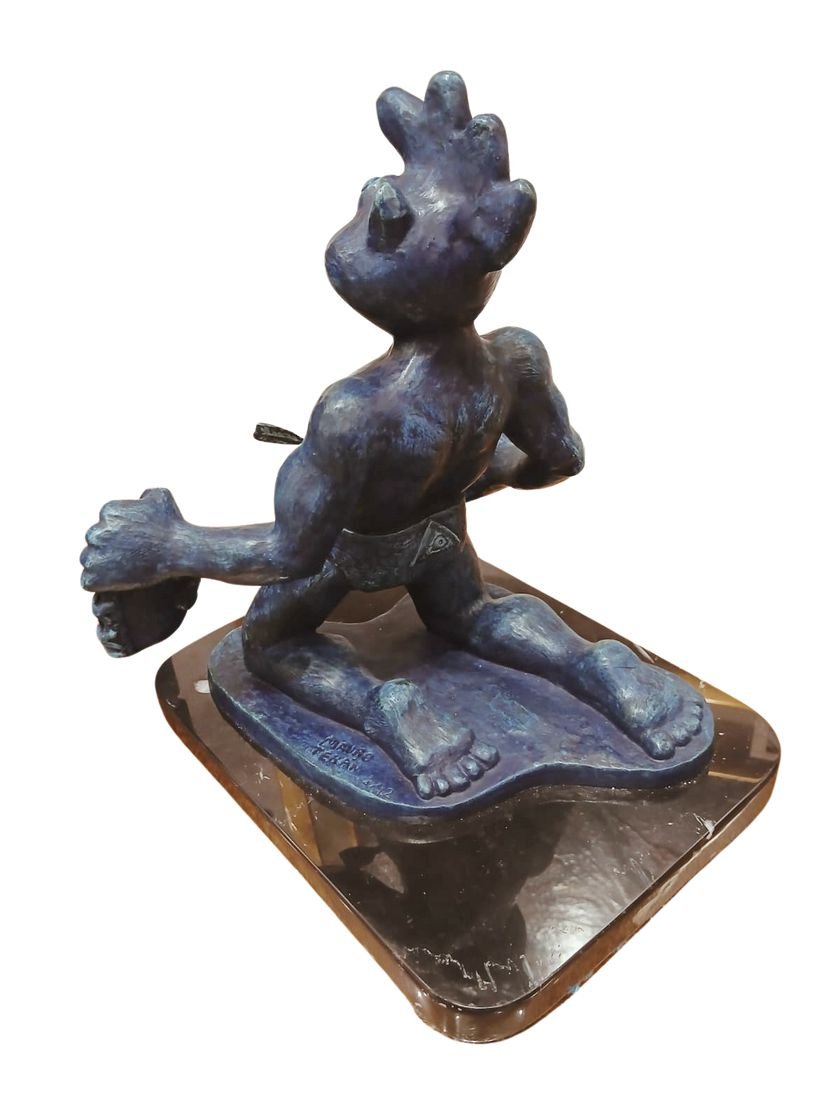 Mauro Teran escultura San Sebastian personaje caricatura patina azul flechas martir surrealismo pop