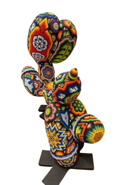 Escultura Balloon Dog perro globo intervenida arte huichol cuentas vidrio azul naranja Rick Wolfryd CHROMA